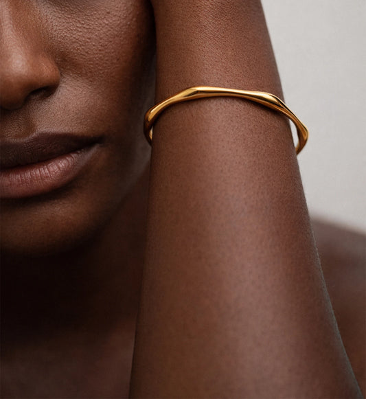316 Stainless steel bracelet Aurelian Flow Cuff on a model’s arm by liora senar